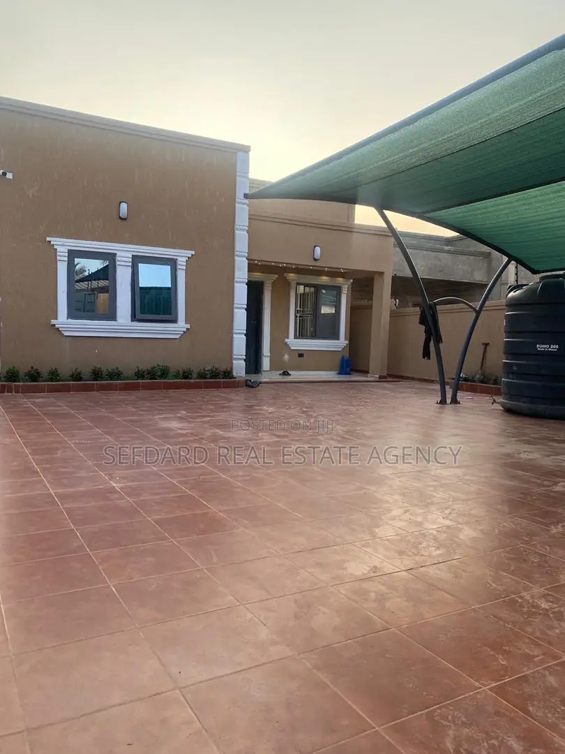 3bdrm House in Adenta for sale in Adenta