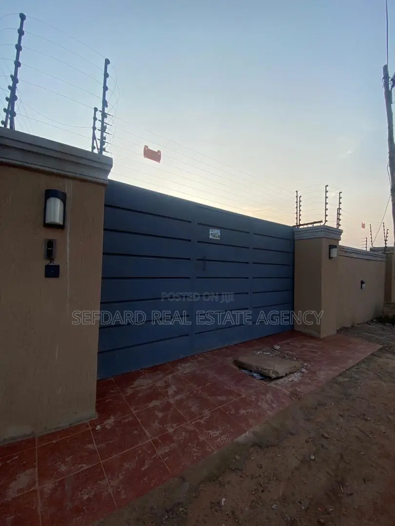 3bdrm House in Adenta for sale in Adenta