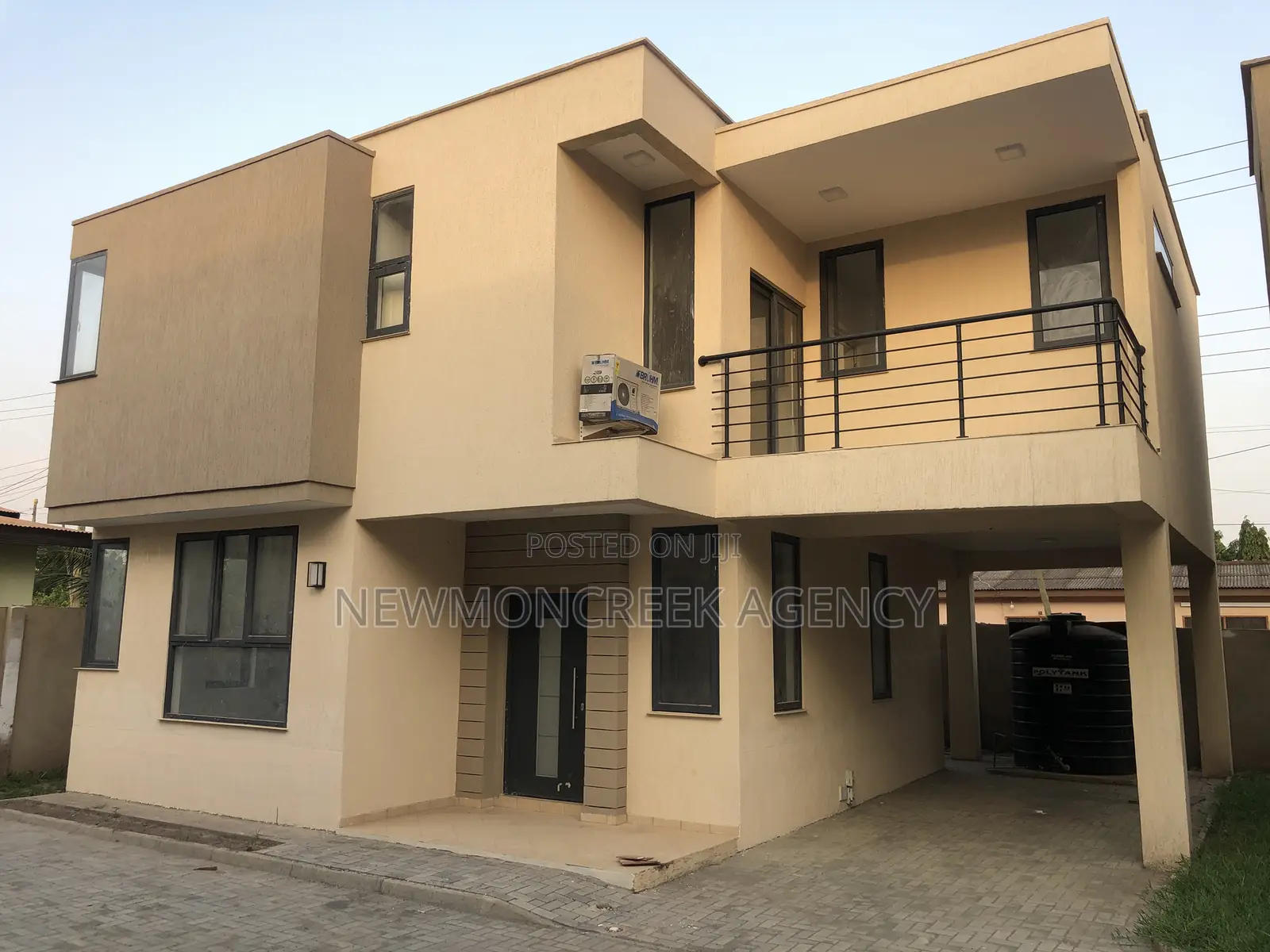 3bdrm Duplex in Adenta Estates, SDA Area for sale in SDA Area