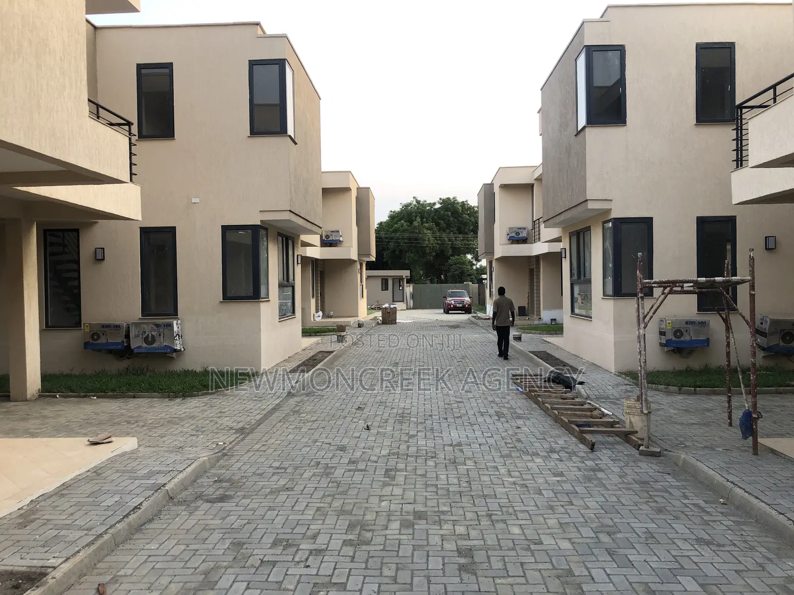 3bdrm Duplex in Adenta Estates, SDA Area for sale in SDA Area