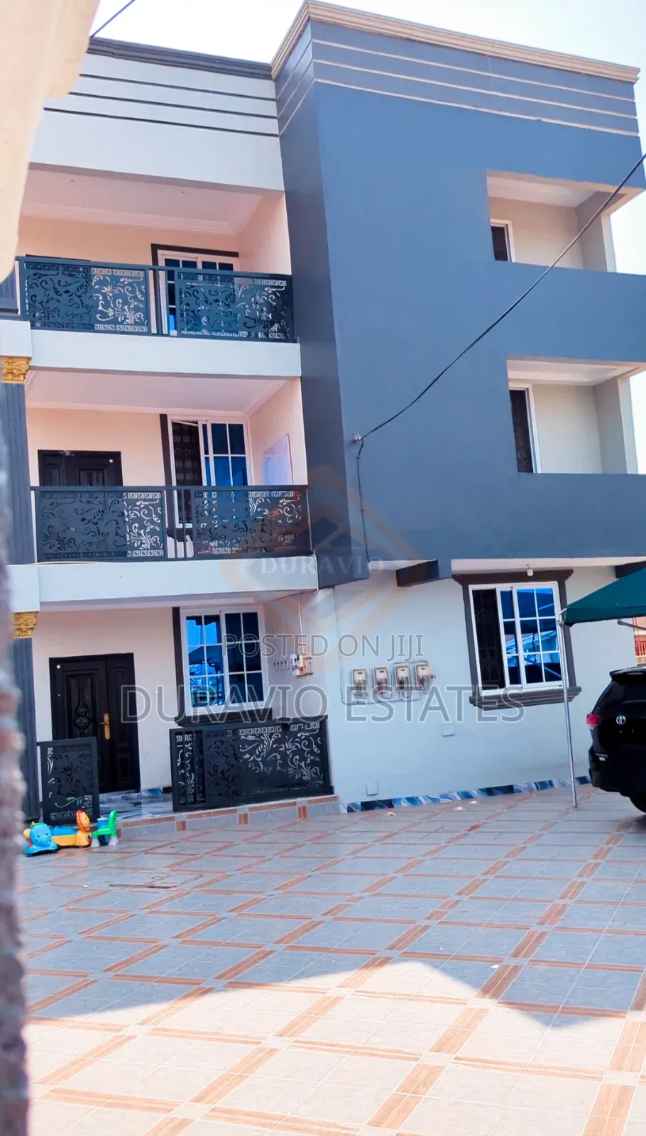 6bdrm House in Abrepo, Adjacent, Kumasi Metropolitan for sale in Kumasi Metropolitan