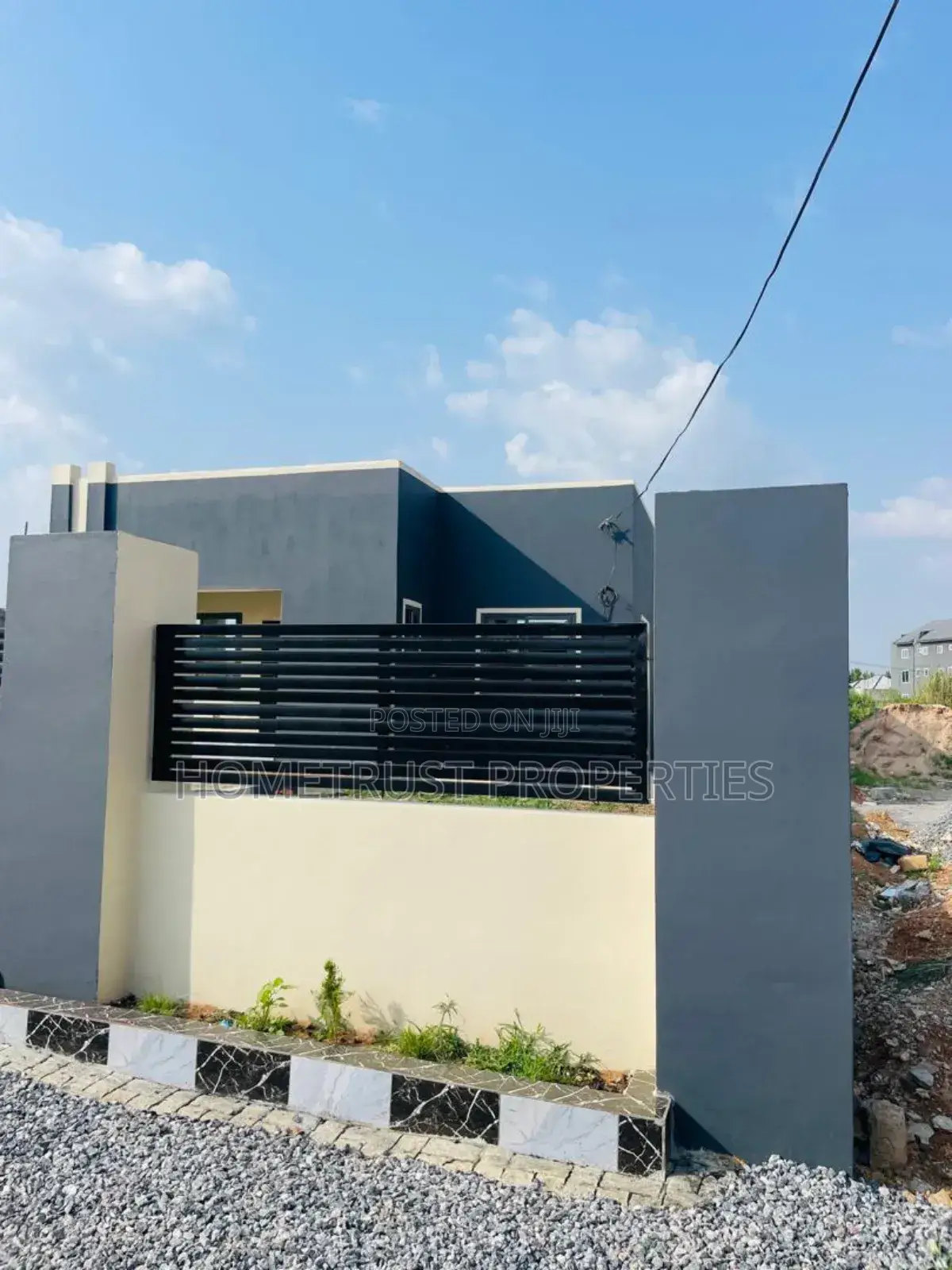 3bdrm Duplex in Hometrust Properties, Ablekuma for sale in Ablekuma