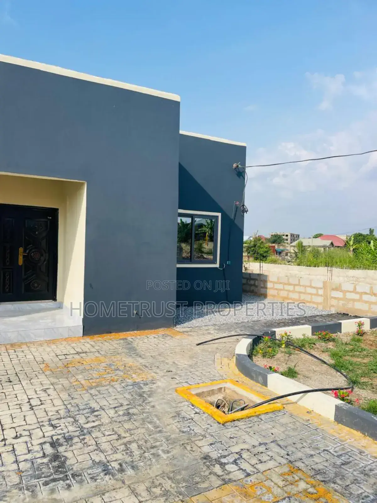 3bdrm Duplex in Hometrust Properties, Ablekuma for sale in Ablekuma