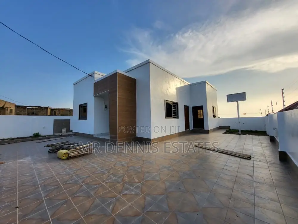 2bdrm House in Mr Dennis Estates, Nyanyano for sale in Nyanyano