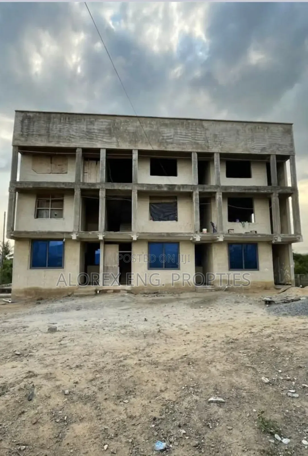 9bdrm Apartment in Uncompleted, Danfa for sale in Danfa