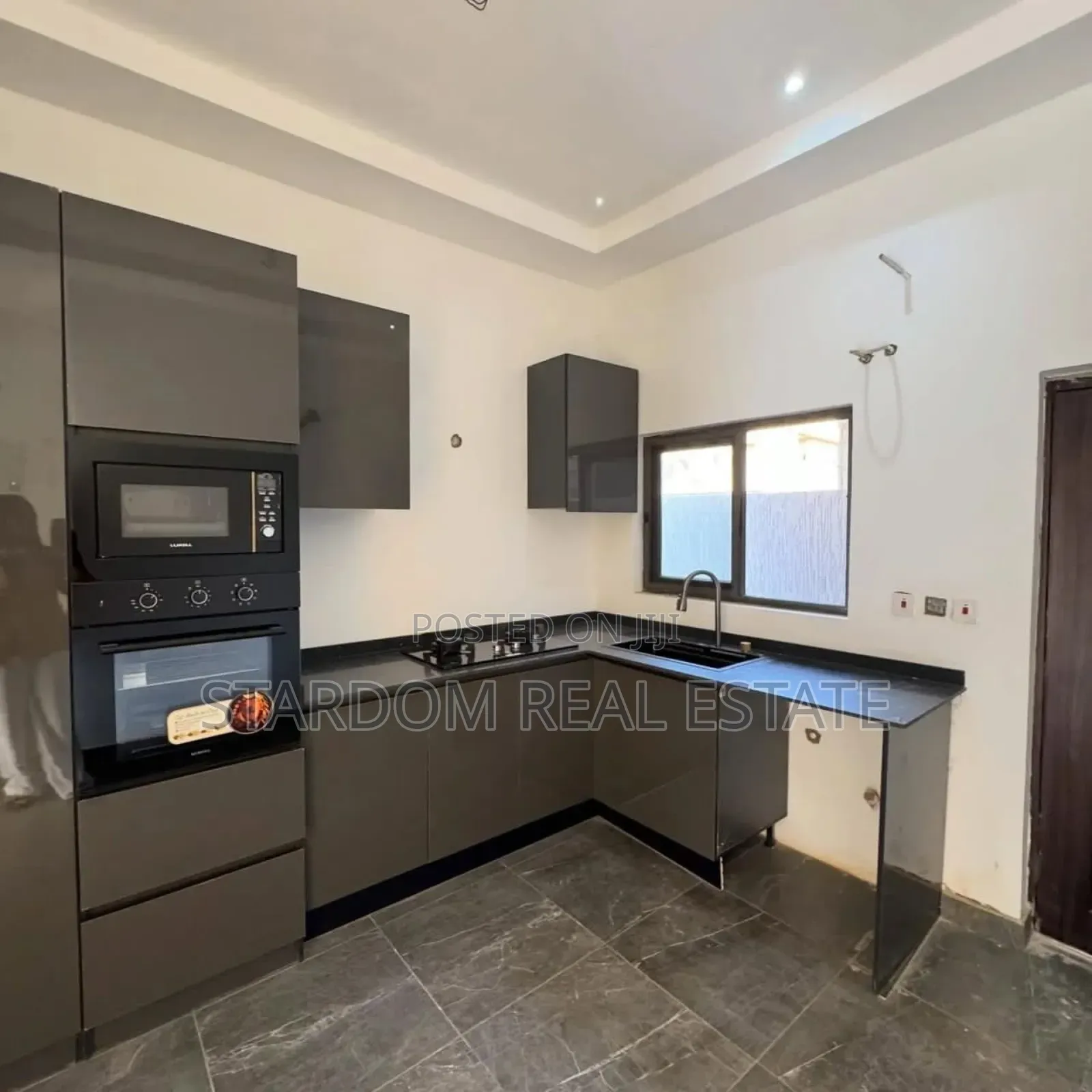3bdrm Duplex in East Legon Hills for sale in East Legon