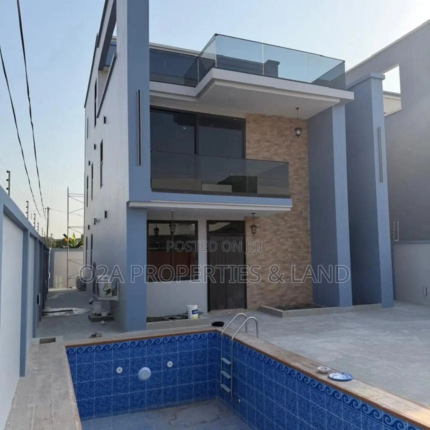 5bdrm House in Tse Addo / East for sale in Airport Residential Area