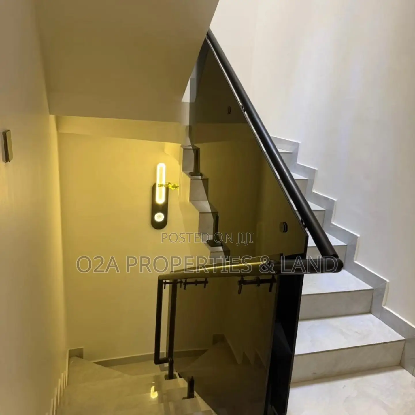 5bdrm House in Tse Addo / East for sale in Airport Residential Area