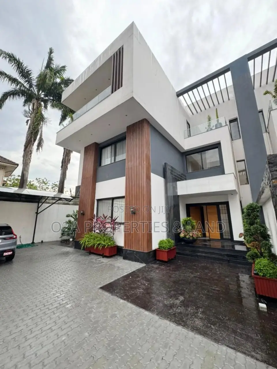 5bdrm House in Cantonments, Acquinas for sale in Acquinas