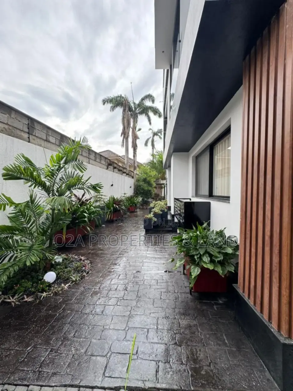 5bdrm House in Cantonments, Acquinas for sale in Acquinas