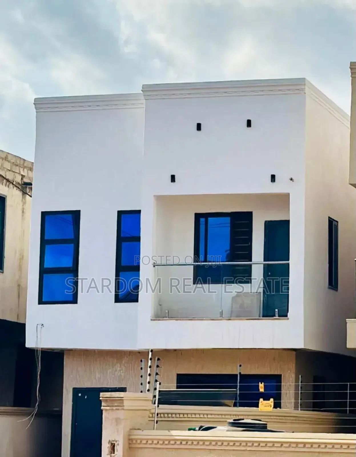 2bdrm Duplex in Ashaley Botwe for sale in Ashaley Botwe