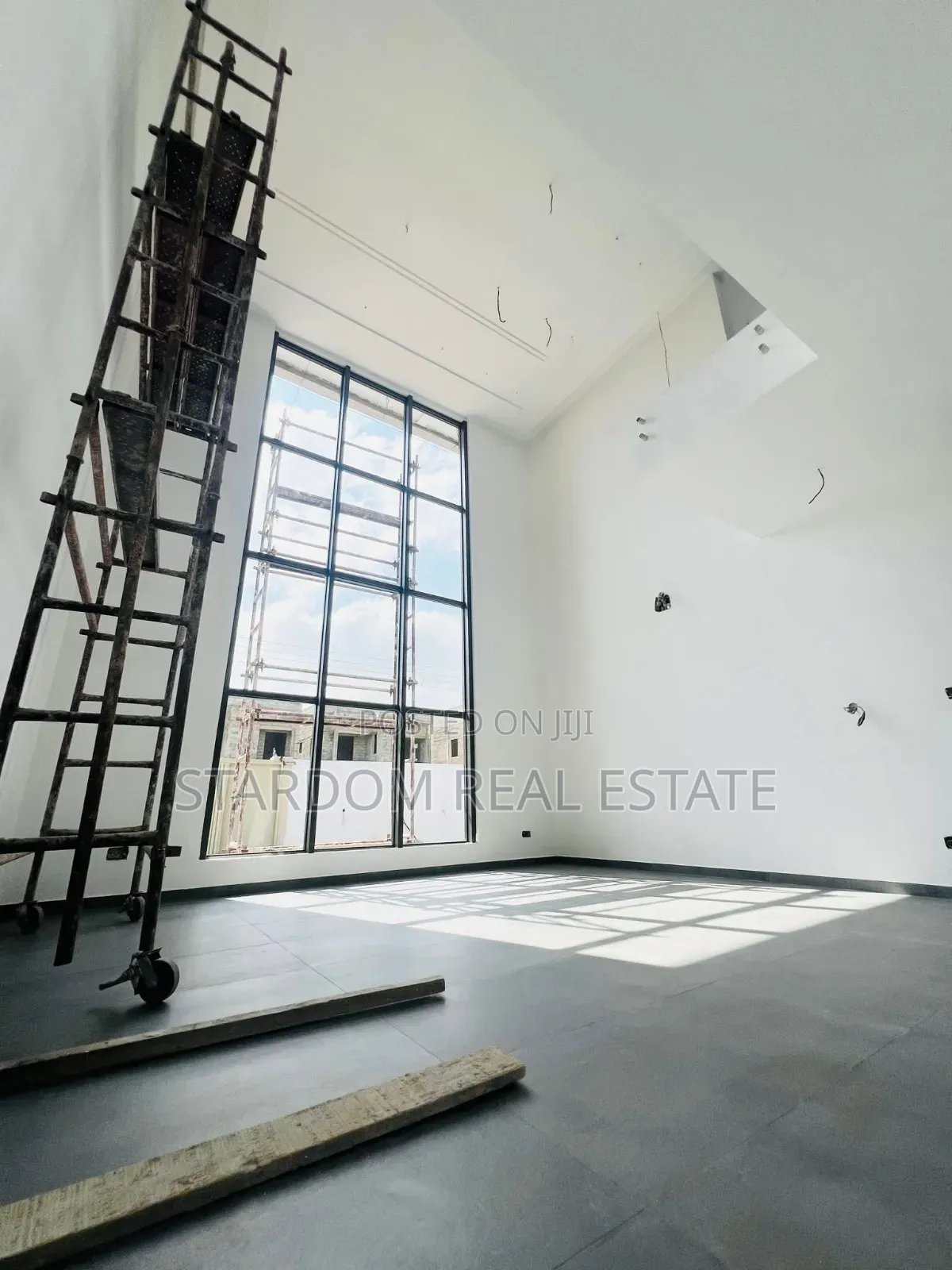 4bdrm Duplex in Adjiringanor, East Legon for sale in East Legon