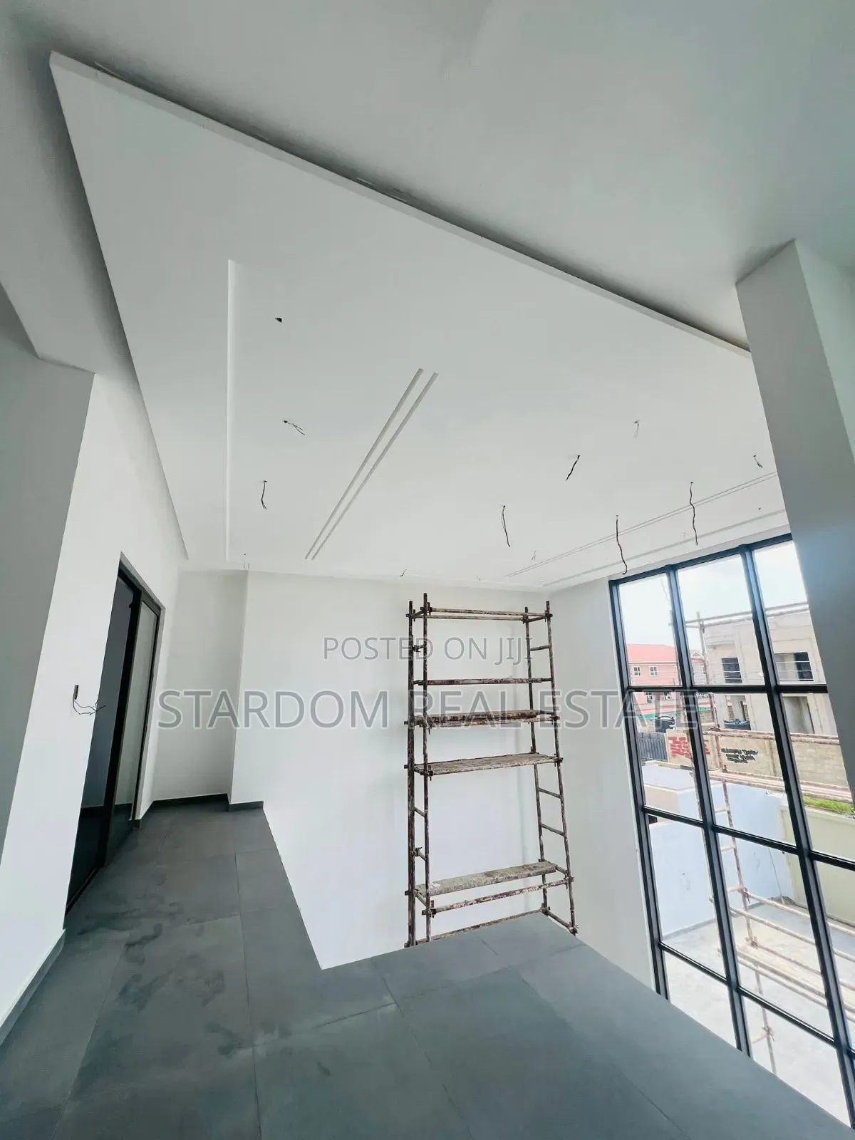 4bdrm Duplex in Adjiringanor, East Legon for sale in East Legon