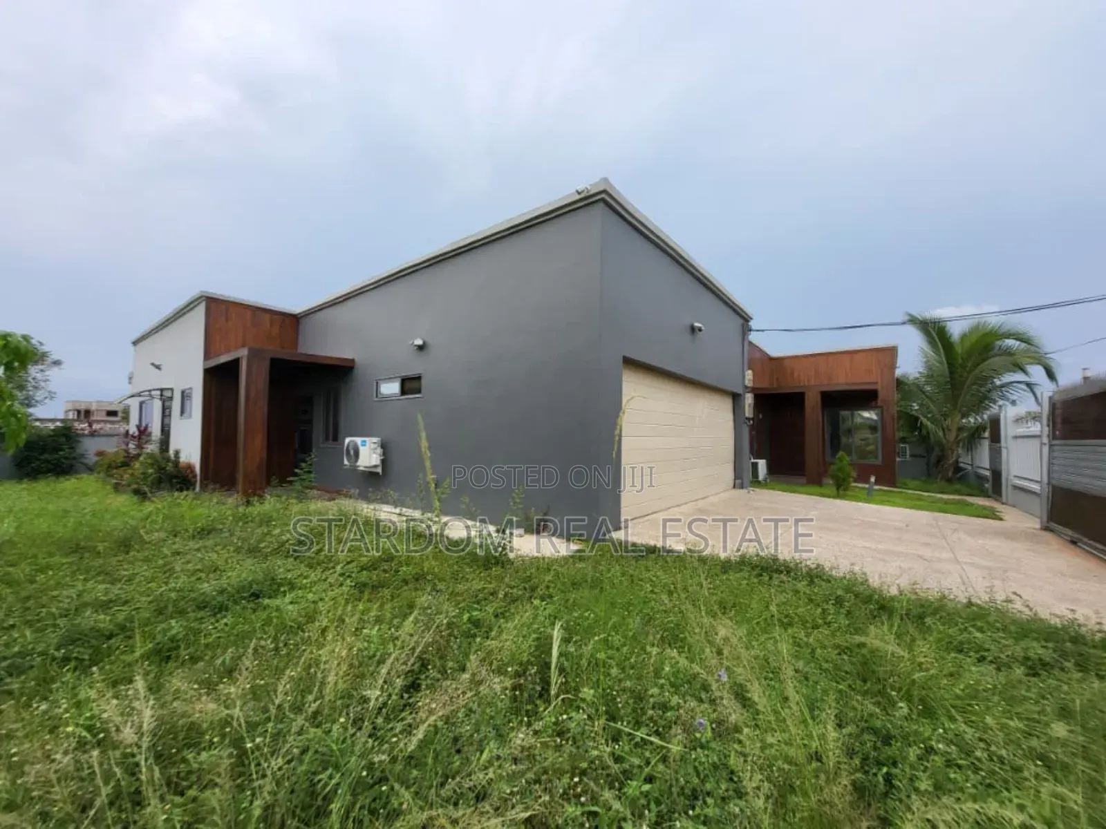 4bdrm Bungalow in Obeyeyie, Amasaman for rent in Amasaman