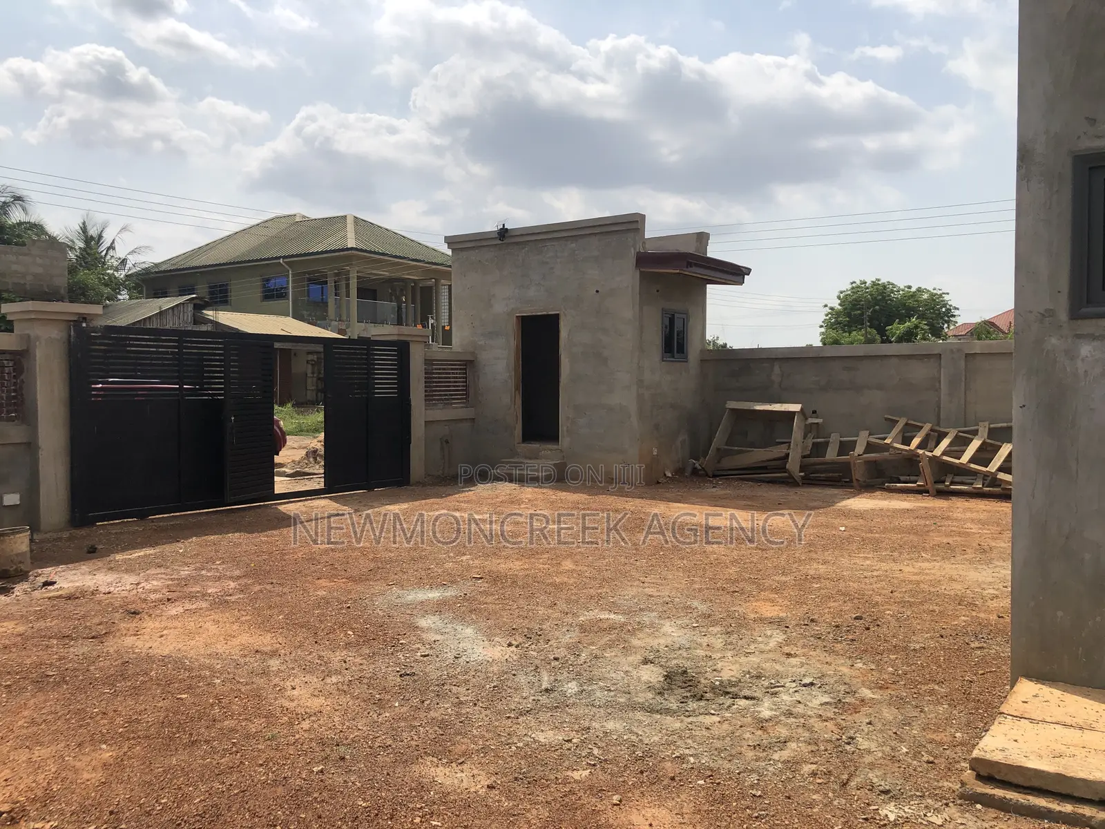 3bdrm Bungalow in Adenta,Amrahia., Accra Metropolitan for sale in Accra Metropolitan