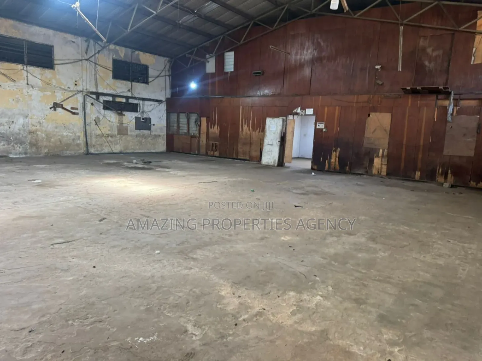 For Rent 800 SQM and 600 SQM Warehouse for Rent at Circle in Circle