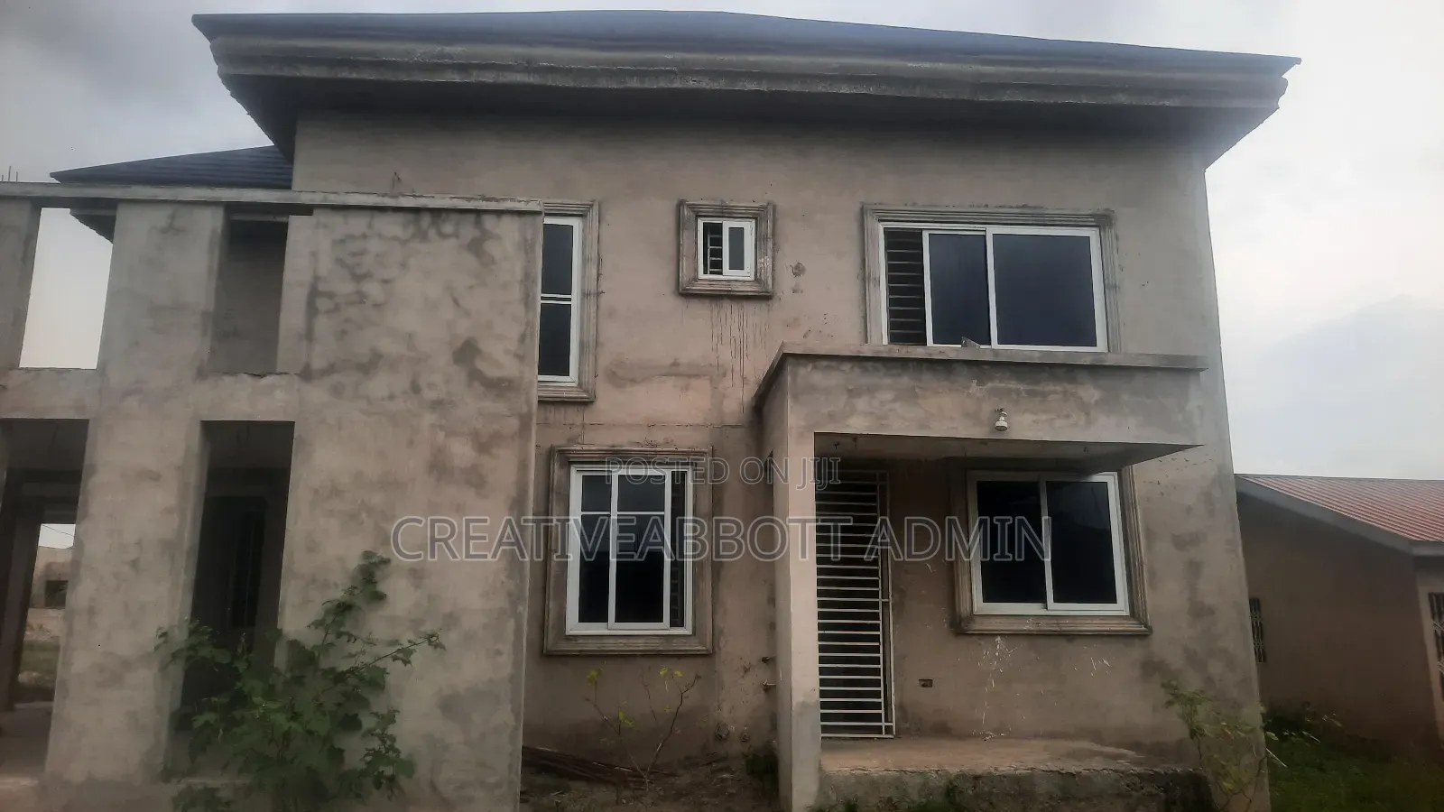 4bdrm Mansion in Highway Close, Gomoa East for sale in Gomoa East