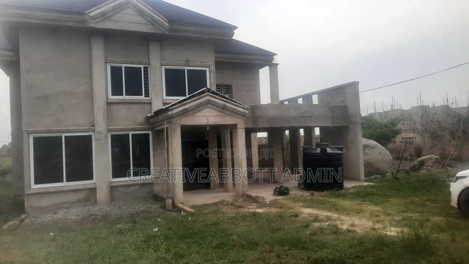 4bdrm Mansion in Highway Close, Gomoa East for sale in Gomoa East