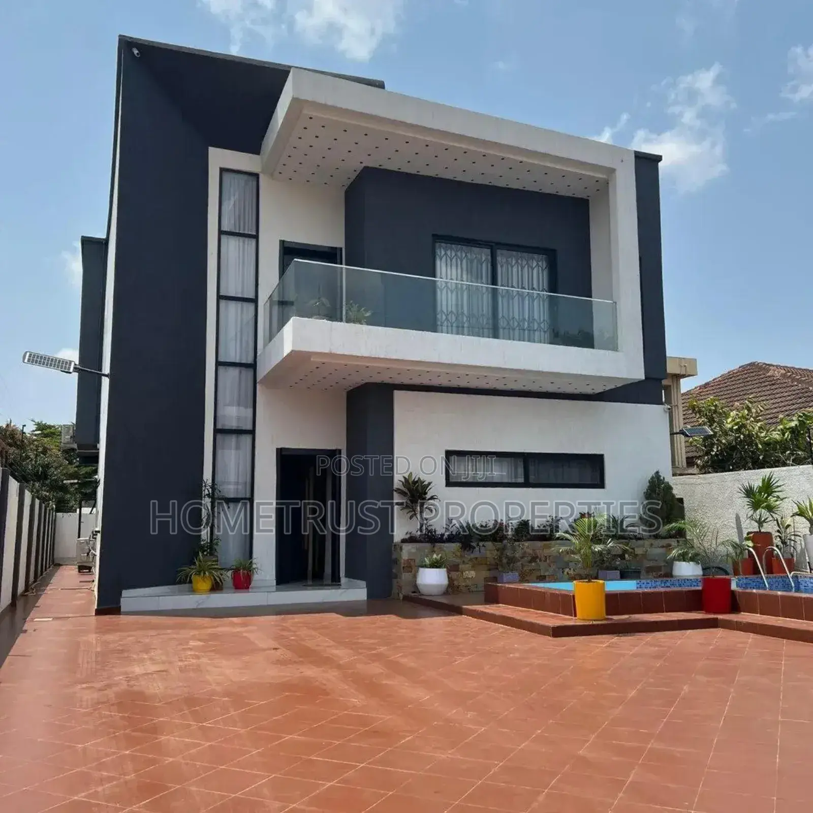 4bdrm Duplex in Hometrust Properties, American House for sale in American House