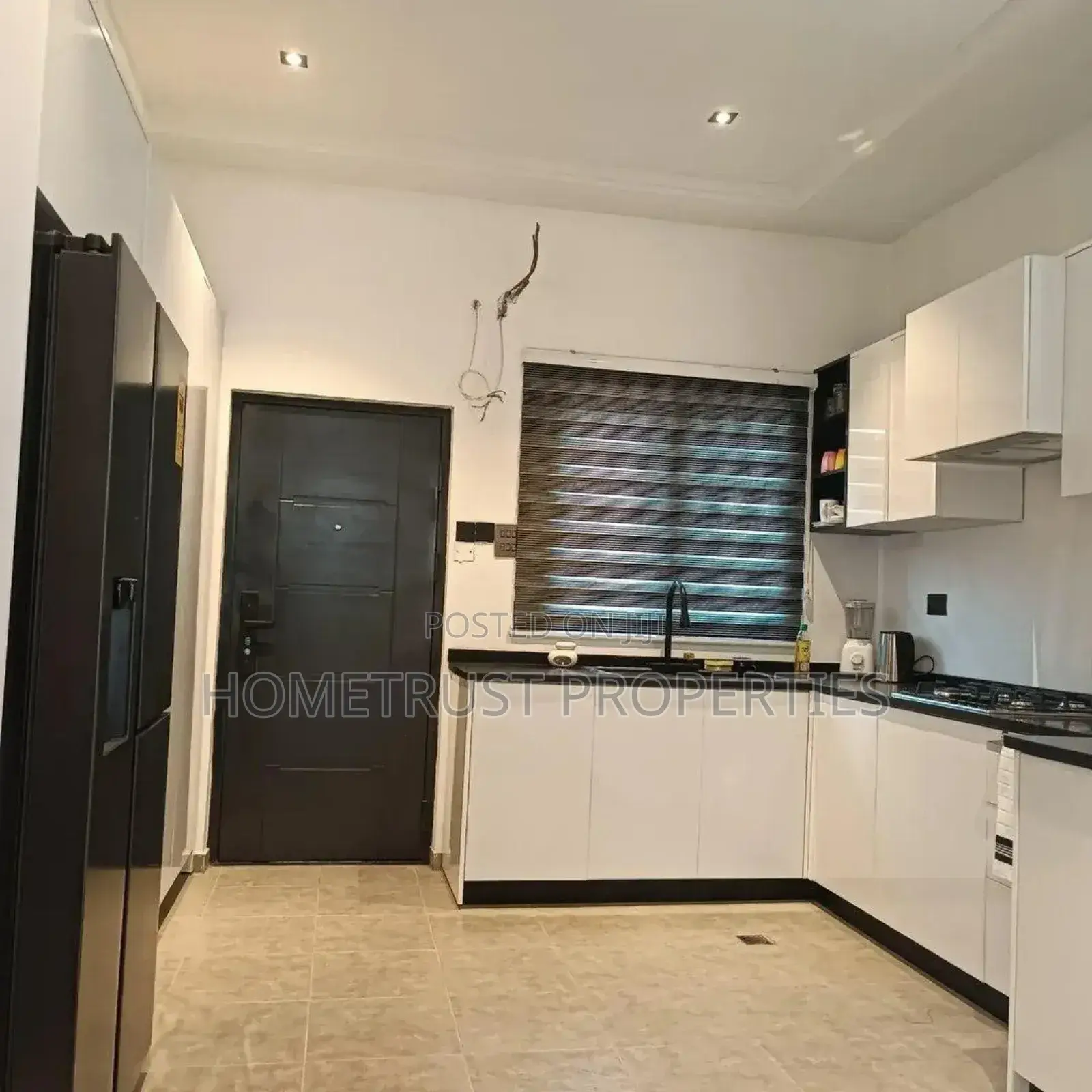 4bdrm Duplex in Hometrust Properties, American House for sale in American House