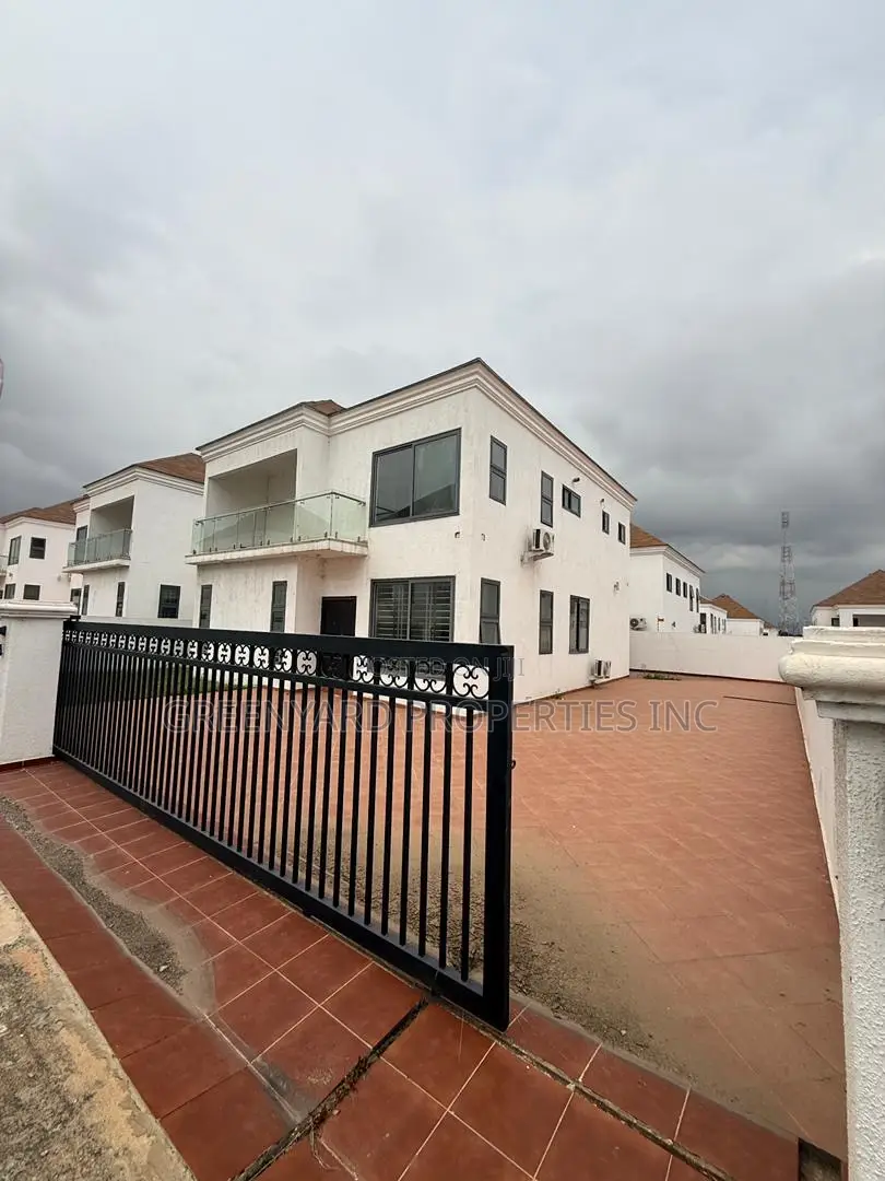 4bdrm House in Aviation, Adenta for rent in Adenta