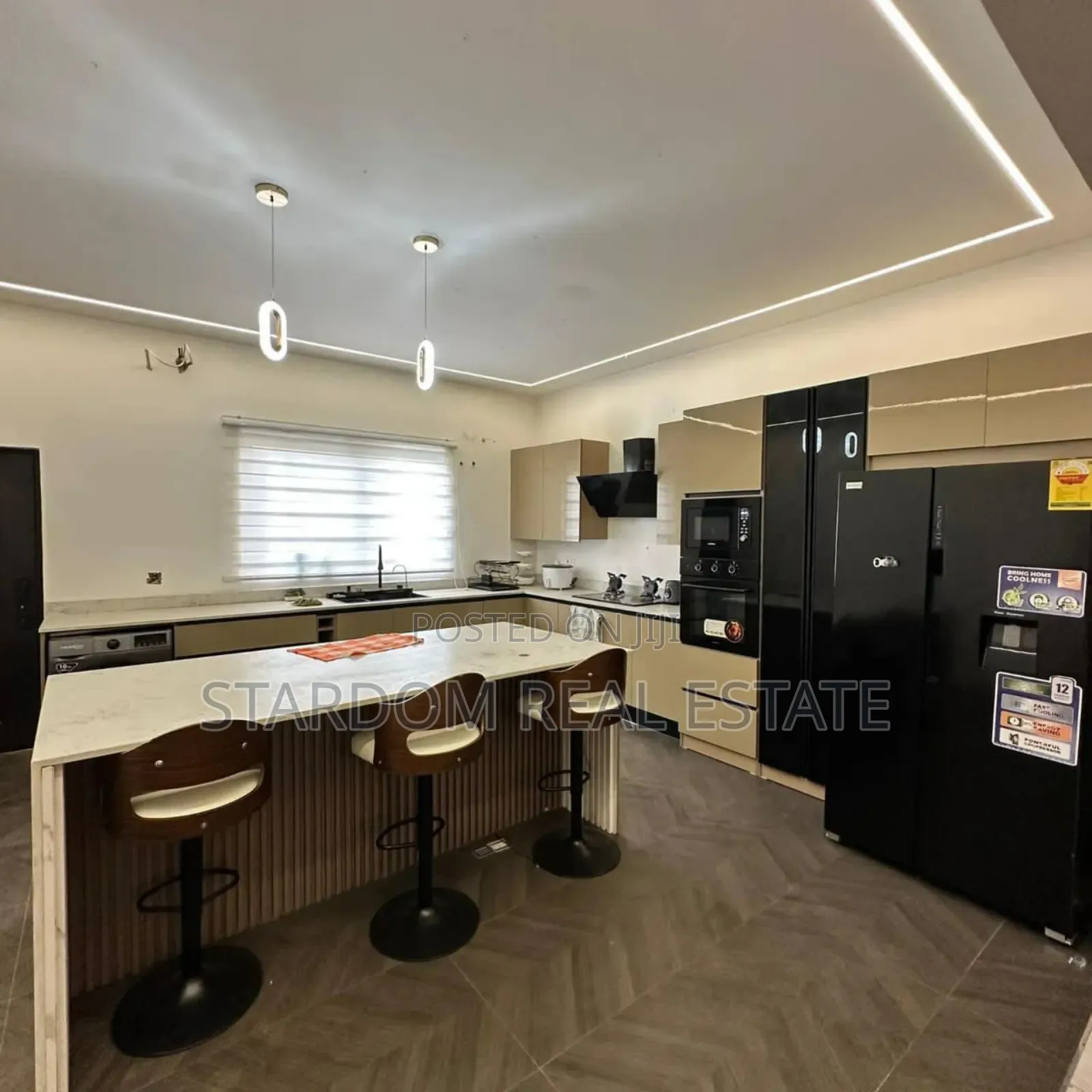 4bdrm Duplex in East Legon Hills for sale in East Legon