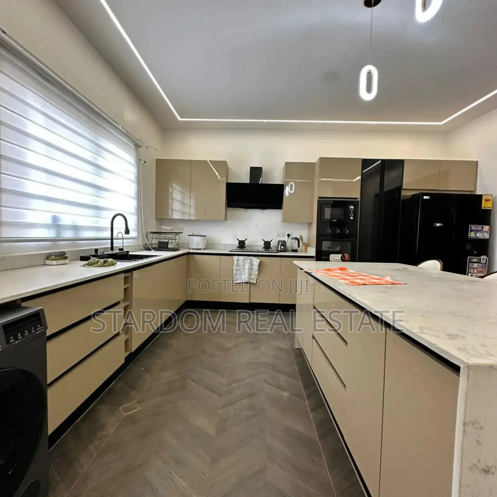 4bdrm Duplex in East Legon Hills for sale in East Legon