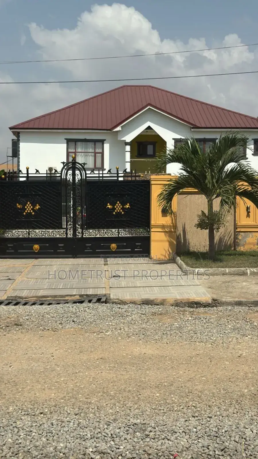 8bdrm House in Hometrust Properties, Spintex for sale in Spintex