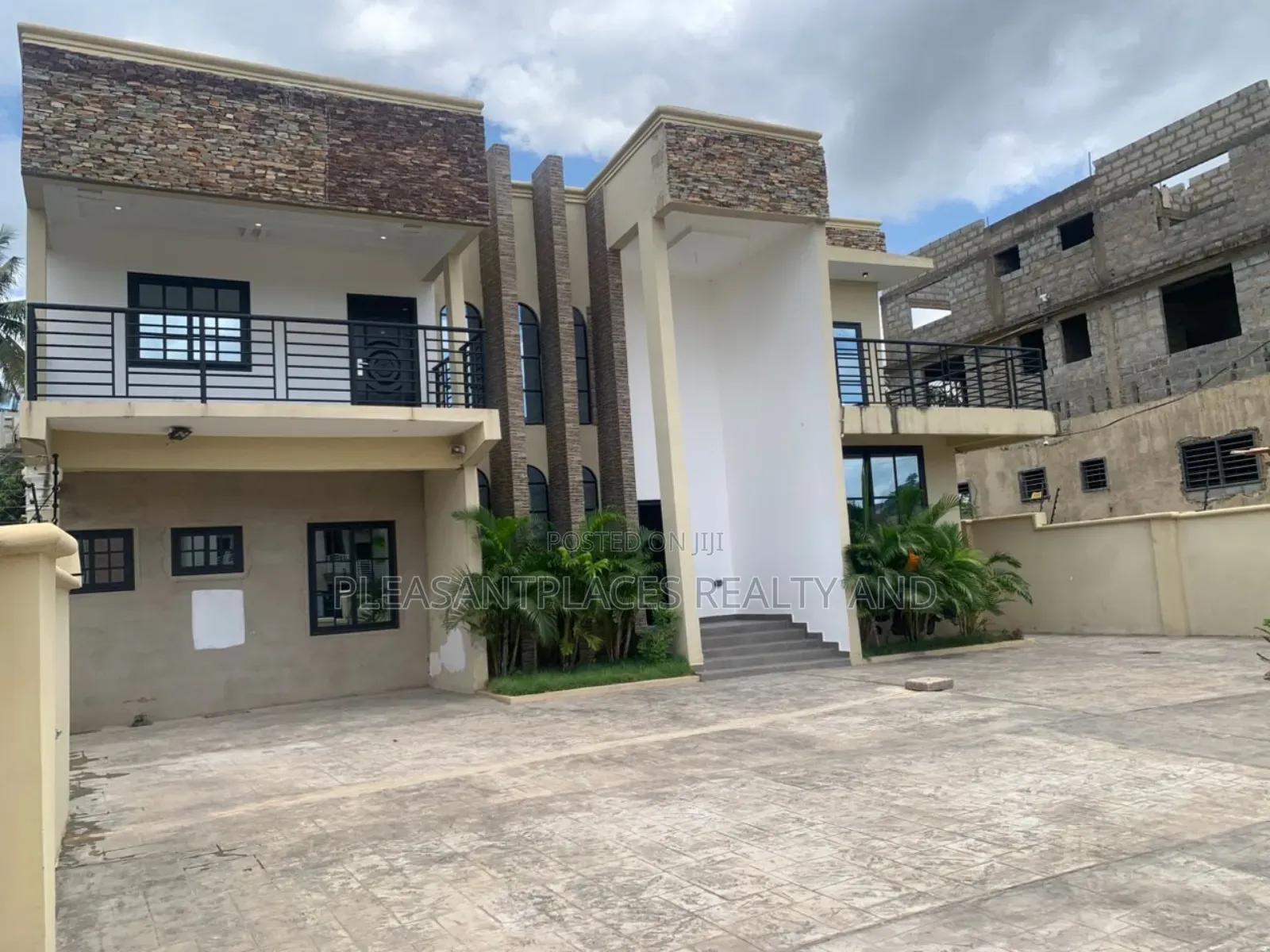6bdrm House in Pleasantplaces, Accra Metropolitan for rent in Accra Metropolitan