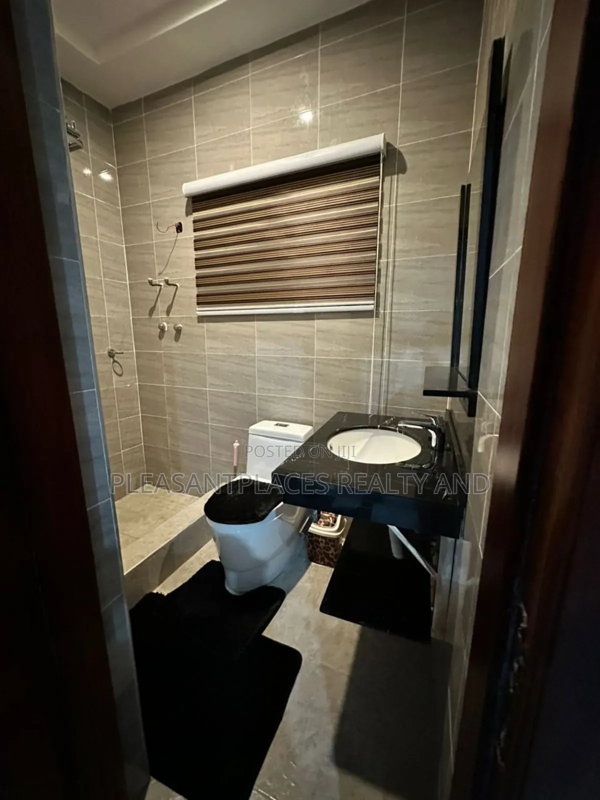 6bdrm House in Pleasantplaces, Accra Metropolitan for rent in Accra Metropolitan