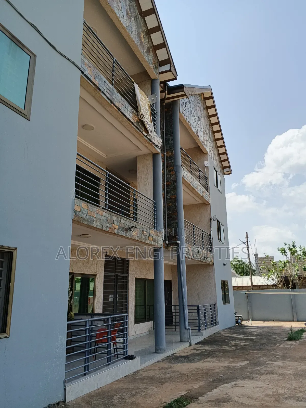 2bdrm Apartment in Amanfro, Adenta for rent in Adenta