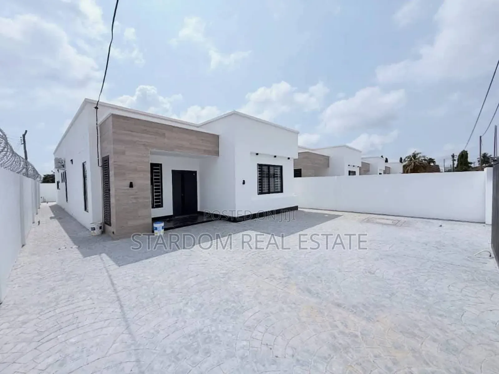 3bdrm Bungalow in Signboard Spintex for sale in Spintex