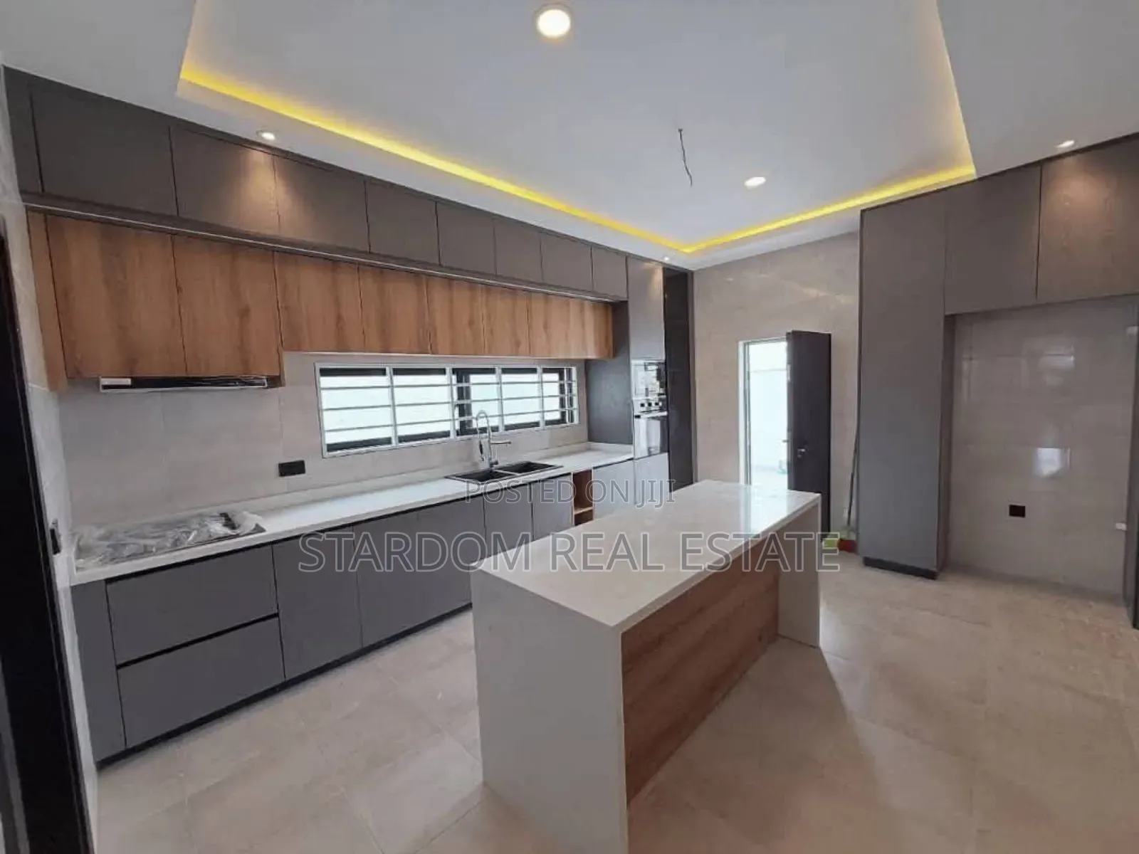 3bdrm Bungalow in Signboard Spintex for sale in Spintex
