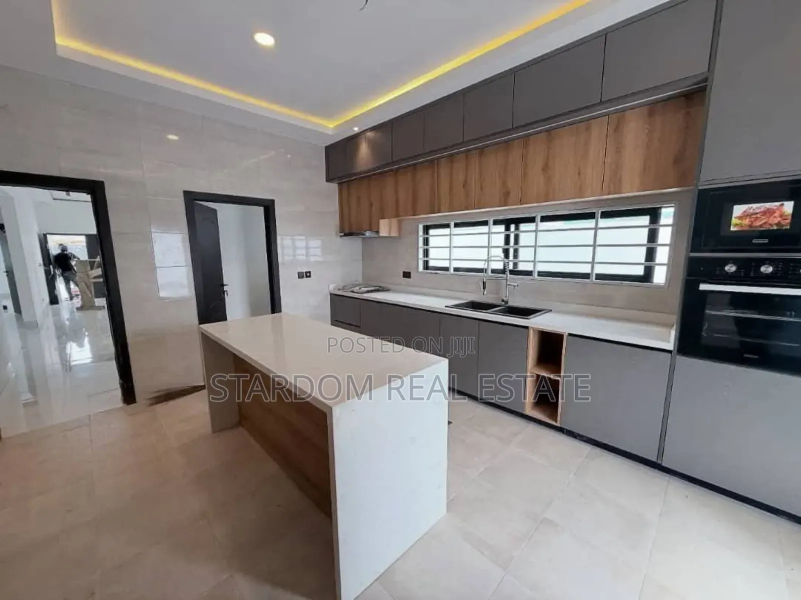 3bdrm Bungalow in Signboard Spintex for sale in Spintex