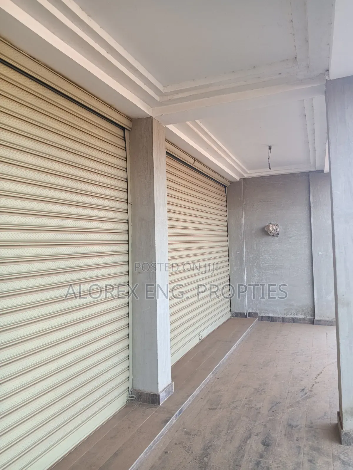 Shop for Rent at Fafraha in Frafraha