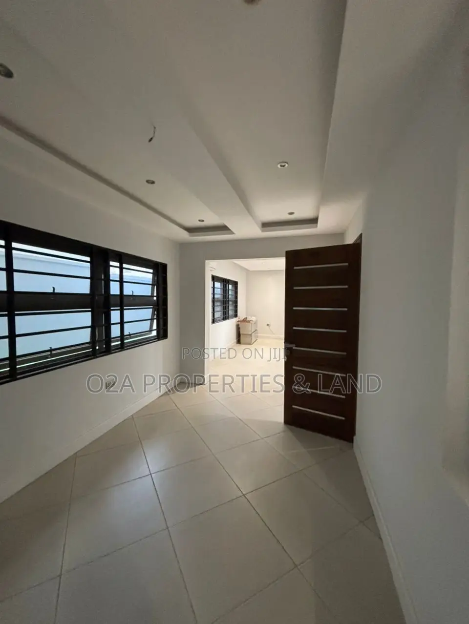 4bdrm House in East Airport for sale in Airport Residential Area