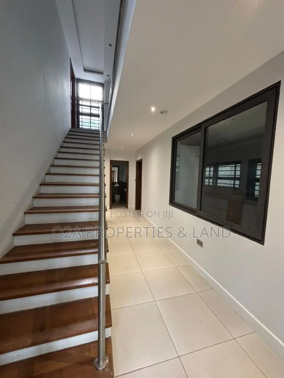 4bdrm House in East Airport for sale in Airport Residential Area