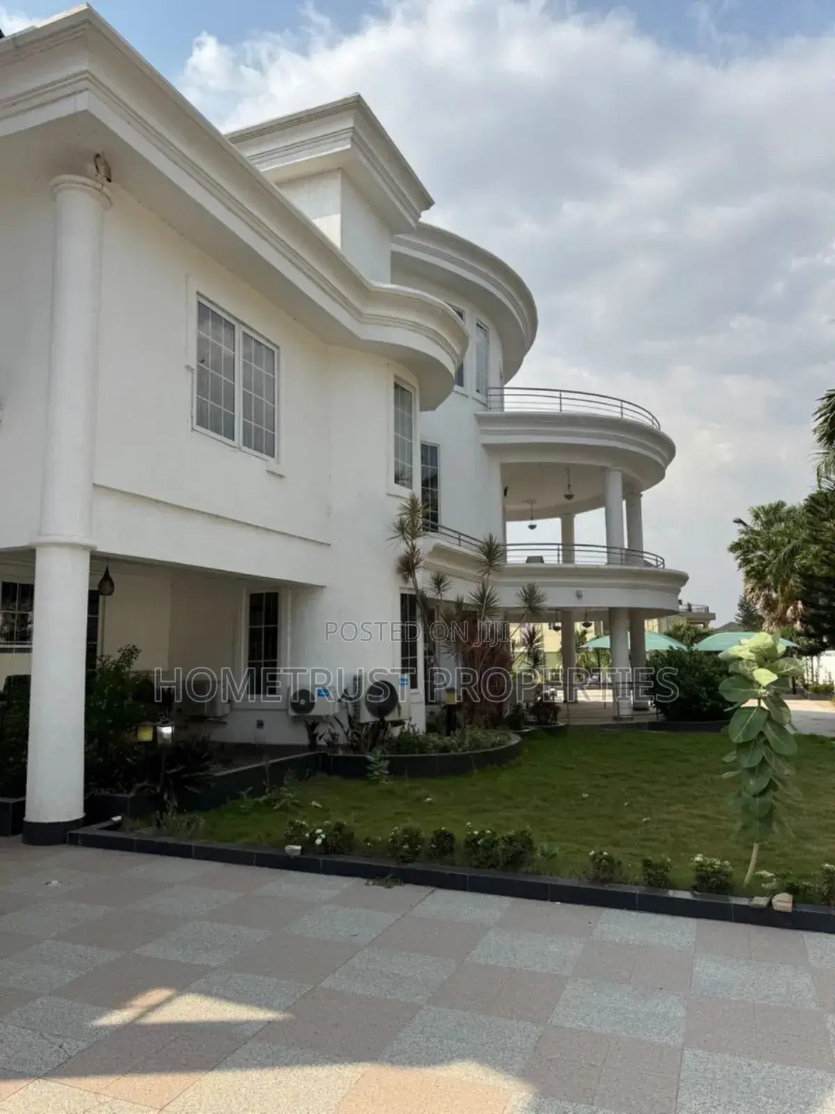6bdrm Mansion in Hometrust Properties, East Legon for sale in East Legon