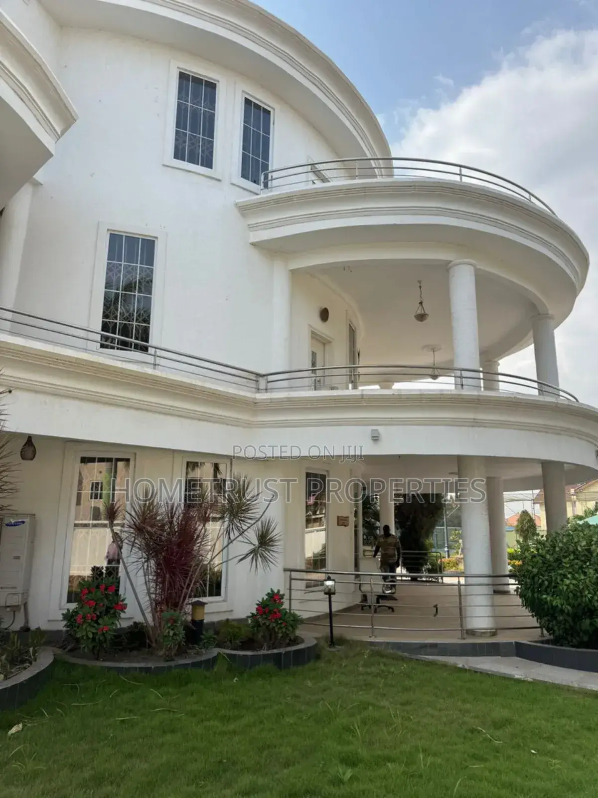6bdrm Mansion in Hometrust Properties, East Legon for sale in East Legon