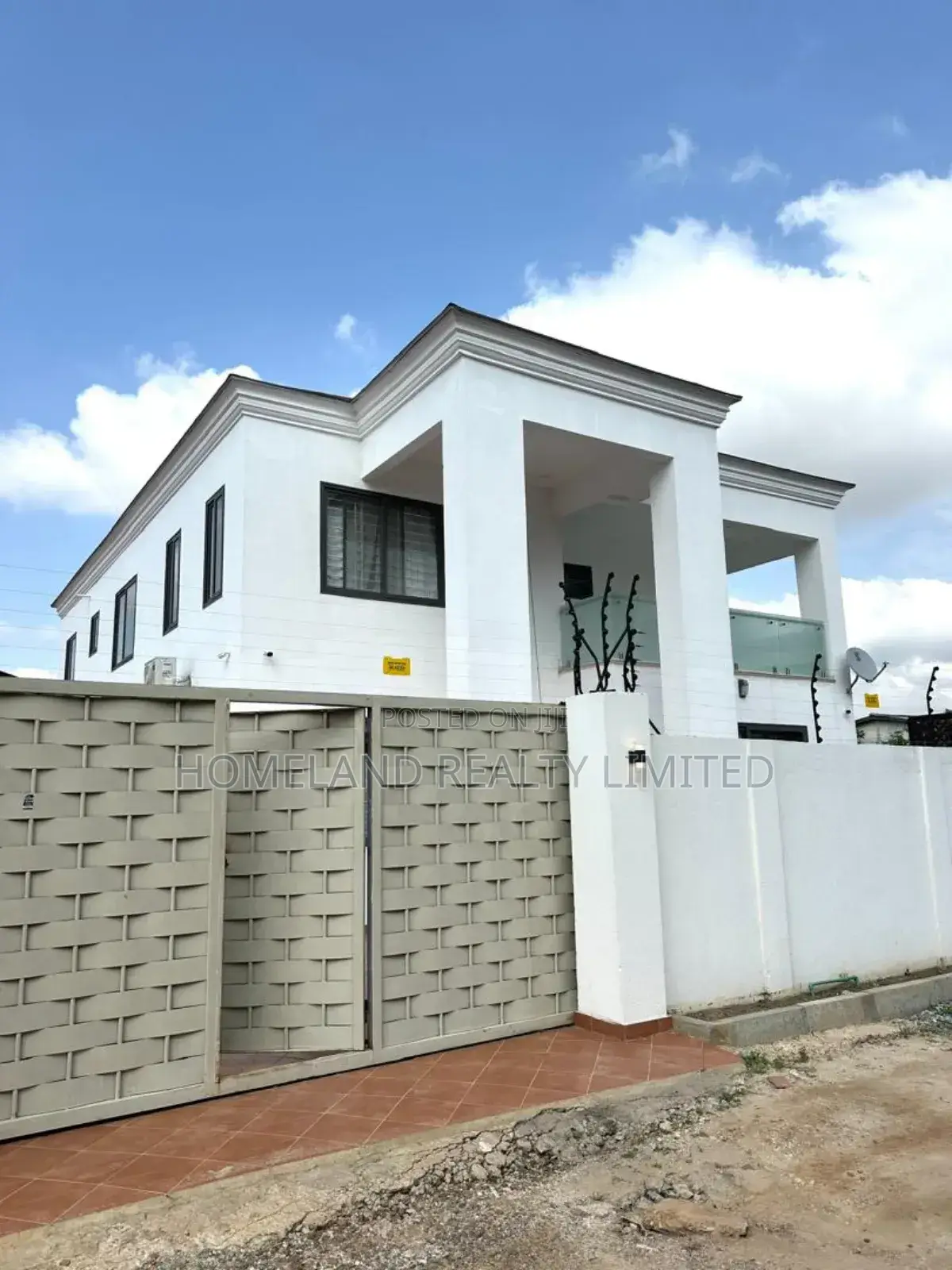 Furnished 4bdrm Duplex in Cantonment, Cantonments for sale in Cantonments