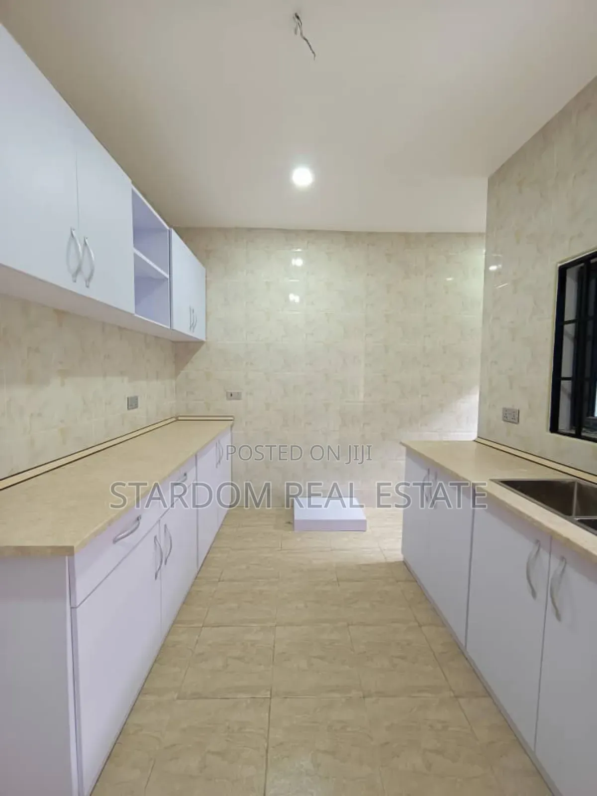 3bdrm Bungalow in Amrahia, Adenta for sale in Adenta