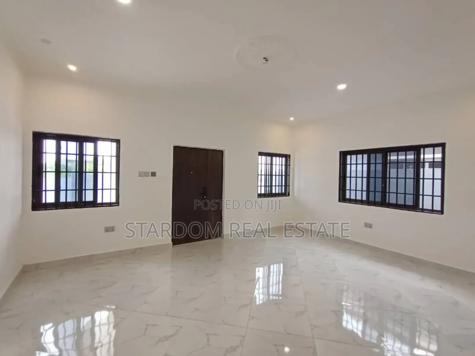 3bdrm Bungalow in Amrahia, Adenta for sale in Adenta