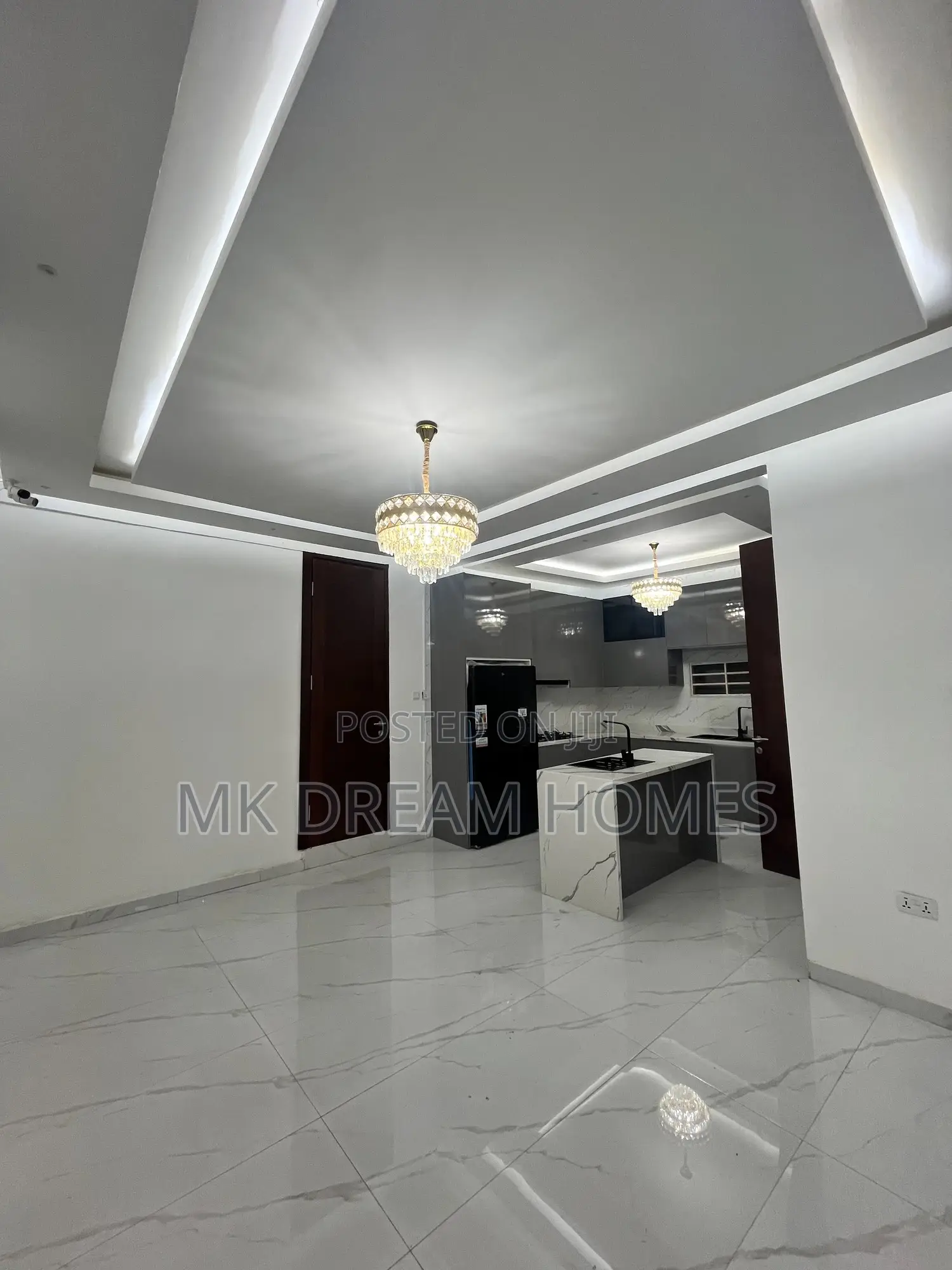 6bdrm Mansion in School Junction for sale in School Junction