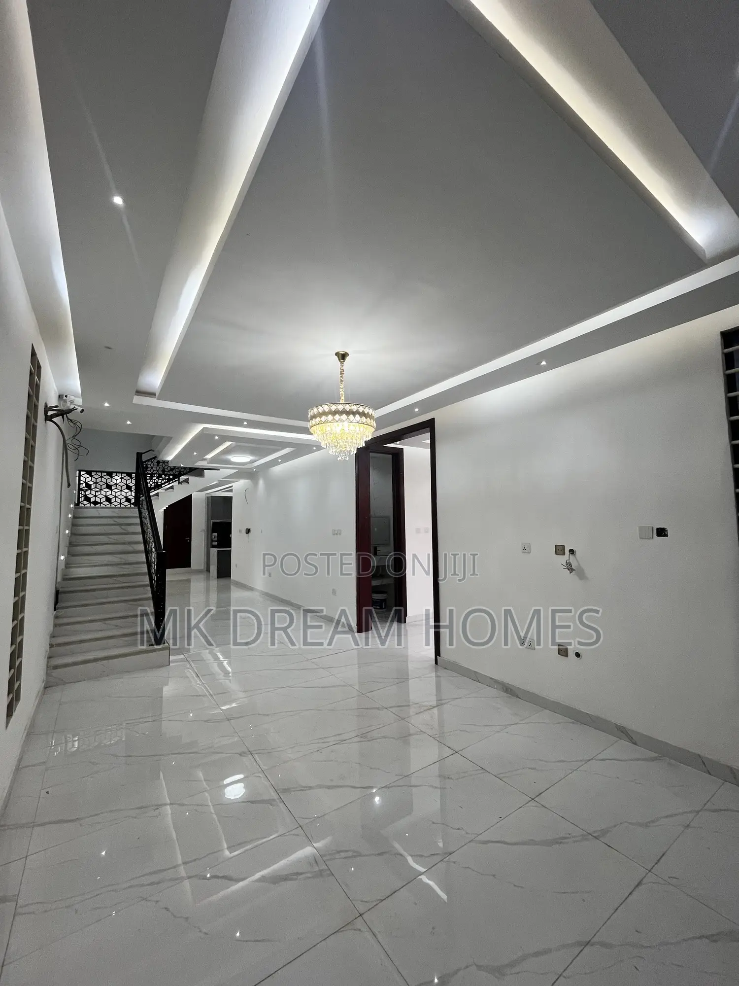 6bdrm Mansion in School Junction for sale in School Junction