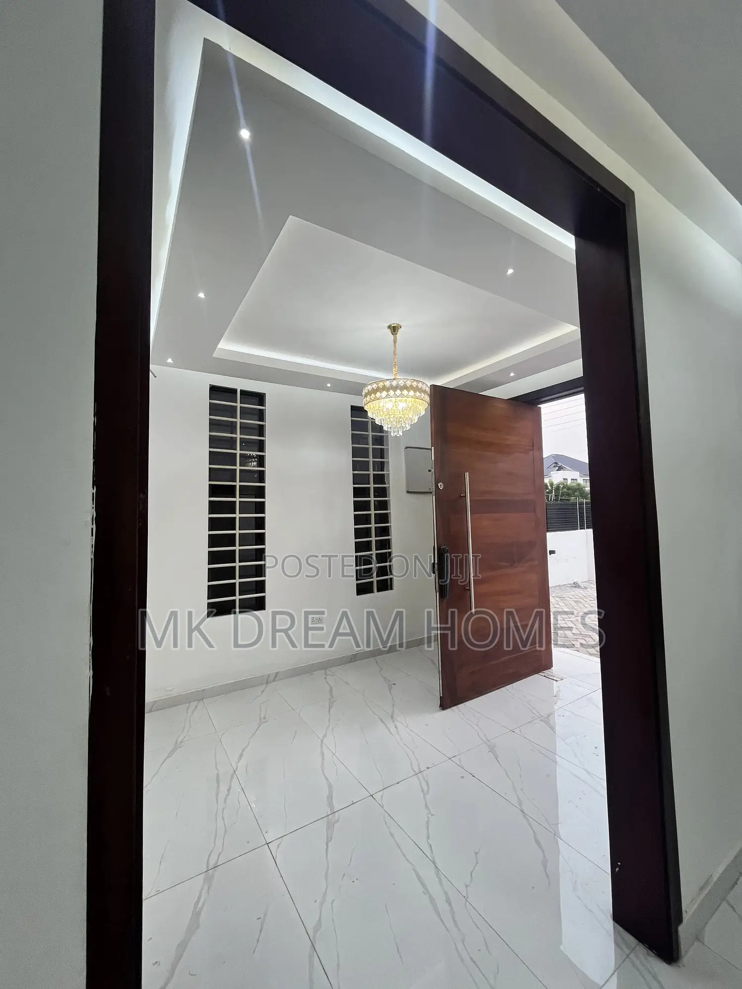 6bdrm Mansion in School Junction for sale in School Junction