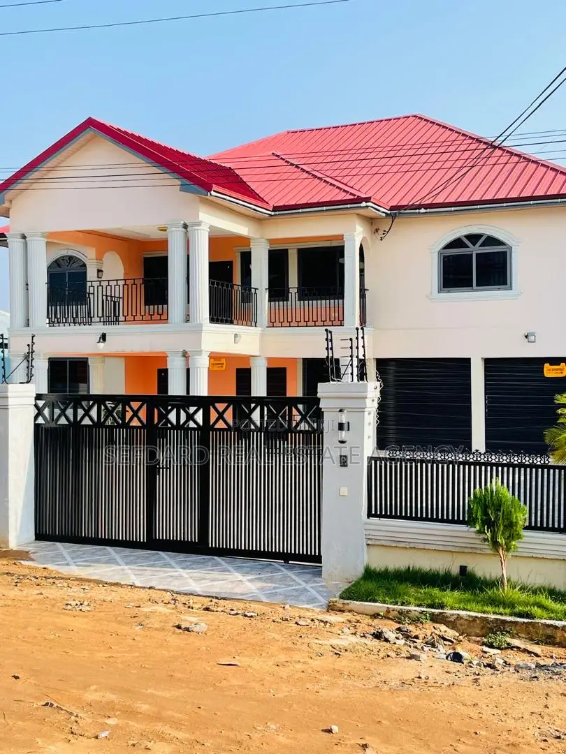 Furnished 6bdrm House in Pokuase for sale in Pokuase
