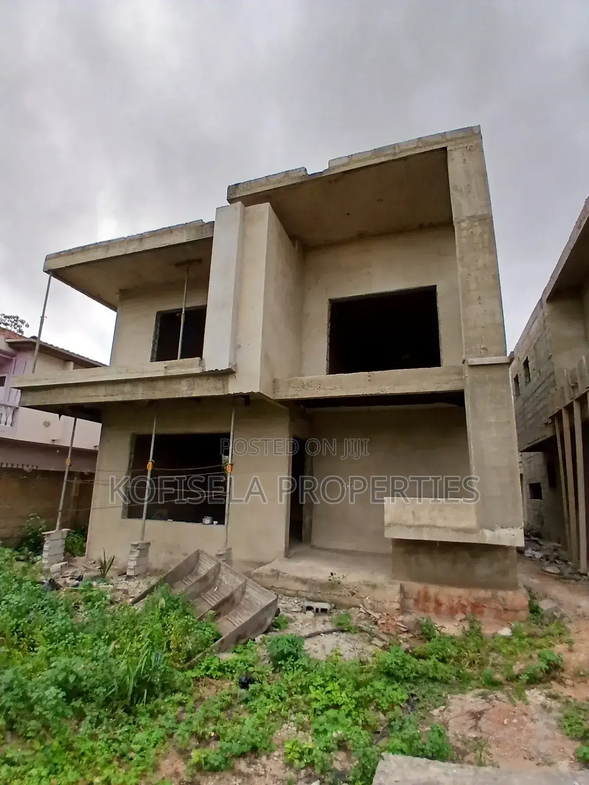 4bdrm Townhouse/Terrace in Kofisela Properties, North Legon for sale in North Legon
