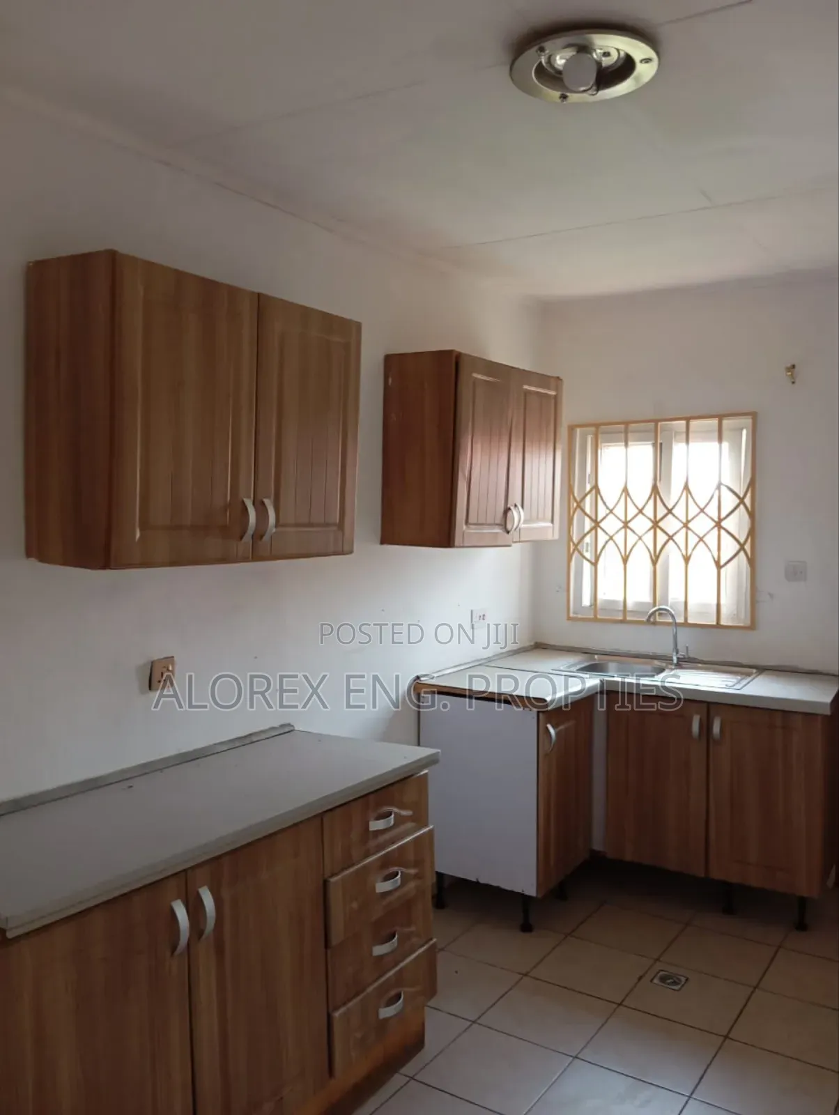 3bdrm House in Amanfro, Adenta for rent in Adenta