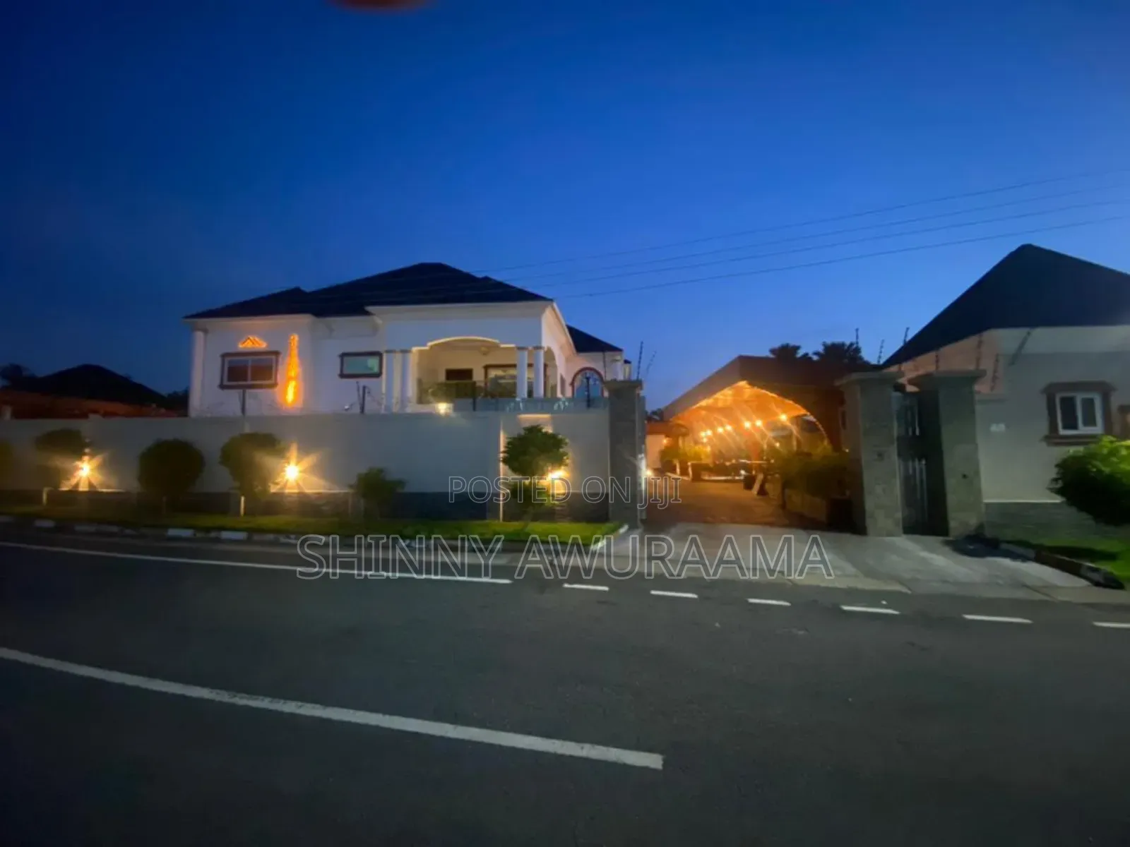 Furnished 8bdrm House in North Legon Atomic for sale in North Legon