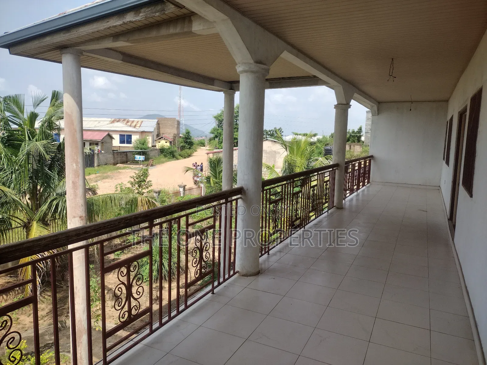 7bdrm Mansion in Amasaman for sale in Amasaman